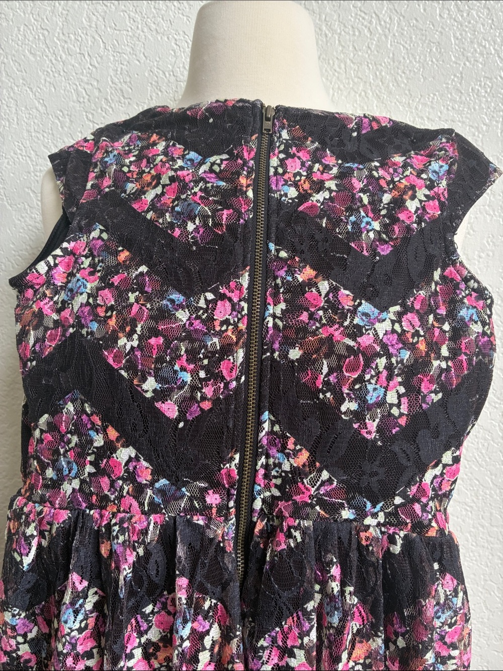 Dress Subcategory Classification - Picture 2 of 2